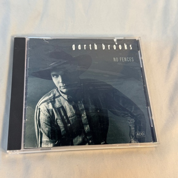 Capitol Nashville Other - Garth Brooks No Fences CD 1990 Capitol Nashville Country Friends in Low Places